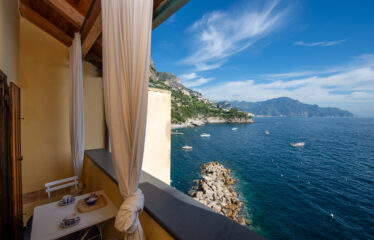 POSEIDONE SUITE on CONCA DEI MARINI’S  BEACH