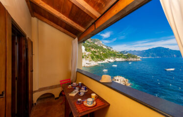 POSEIDONE SUITE on CONCA DEI MARINI’S  BEACH