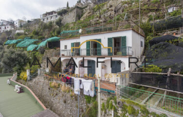 APARTMENT WITH VIEW, GARDEN AND TERRACE