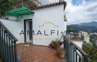 APARTMENT WITH VIEW, GARDEN AND TERRACE