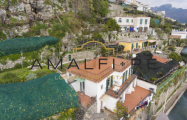 APARTMENT WITH VIEW, GARDEN AND TERRACE