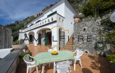 INDIPENDENT PROPERTY WITH GARDEN, TERRACE, AND PARKING SPACE IN CONCA DEI MARINI