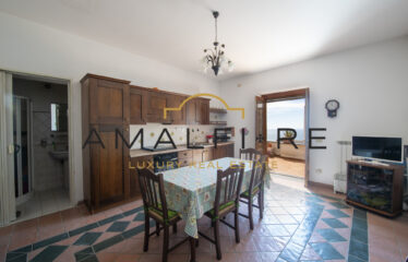 INDIPENDENT PROPERTY WITH GARDEN, TERRACE, AND PARKING SPACE IN CONCA DEI MARINI