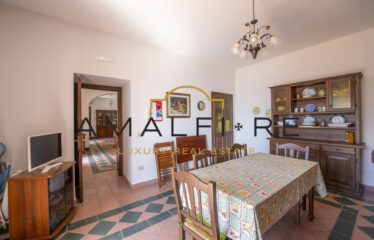 INDIPENDENT PROPERTY WITH GARDEN, TERRACE, AND PARKING SPACE IN CONCA DEI MARINI