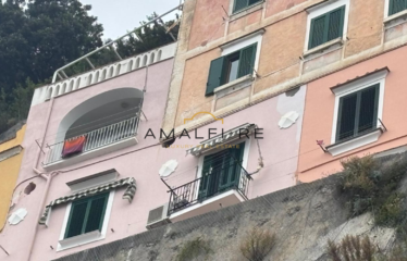 Spazioso e strategico immobile ad Amalfi