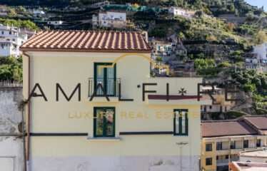 Bright and airy apartment in Minori.