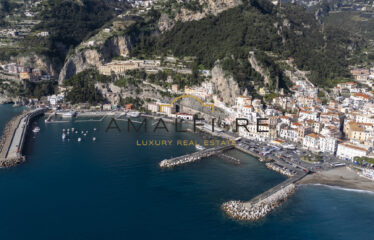 Spacious and strategic property in Amalfi