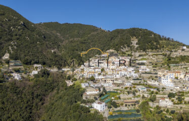 Enchantment in the streets of Albori: a corner of paradise in Vietri sul Mare