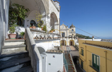 Enchantment in the streets of Albori: a corner of paradise in Vietri sul Mare