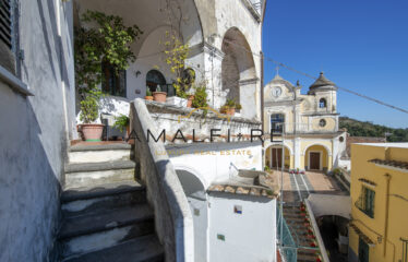 Enchantment in the streets of Albori: a corner of paradise in Vietri sul Mare