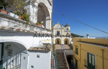 Enchantment in the streets of Albori: a corner of paradise in Vietri sul Mare