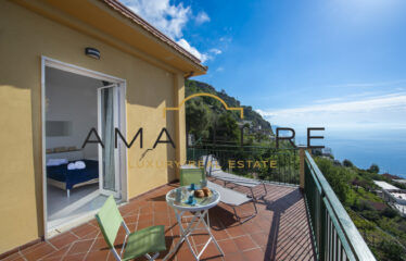 Bright Apartment in Conca dei Marini