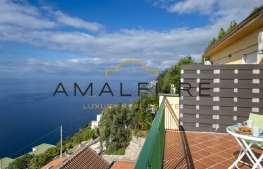 Bright Apartment in Conca dei Marini