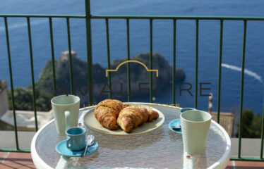 Bright Apartment in Conca dei Marini